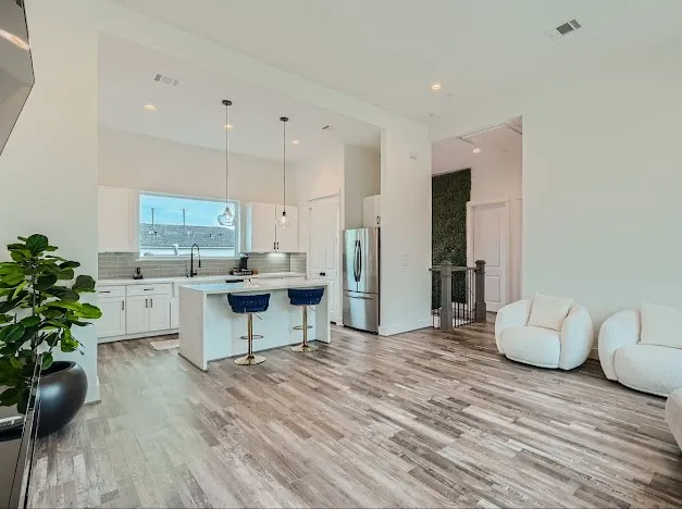 $3,000 | 4902 Nichols Street, Houston, TX 77020