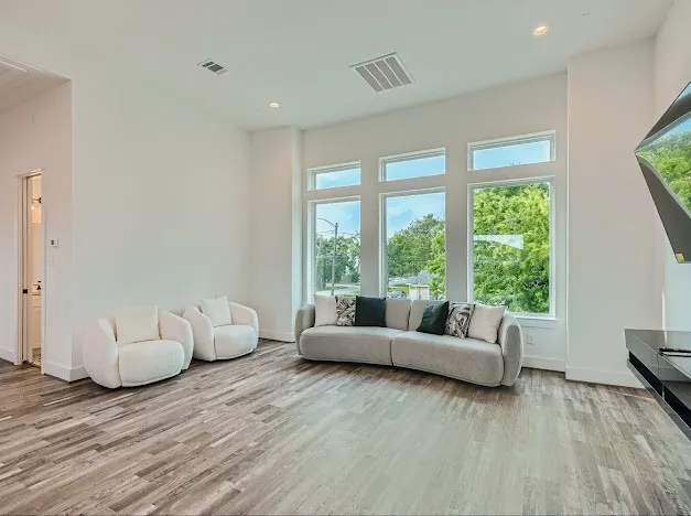 $3,000 | 4902 Nichols Street, Houston, TX 77020