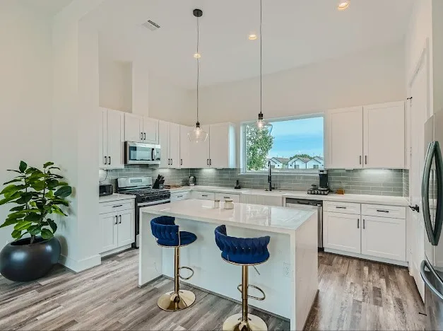 $3,000 | 4902 Nichols Street, Houston, TX 77020