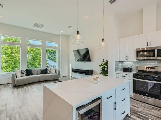 $3,000 | 4902 Nichols Street, Houston, TX 77020