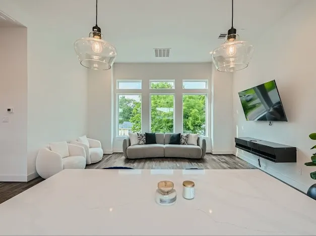 $3,000 | 4902 Nichols Street, Houston, TX 77020