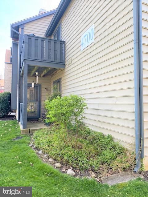 4717 Dunbarton Road Mount Laurel, NJ 08054 - Photo 2 of 13 Private porch