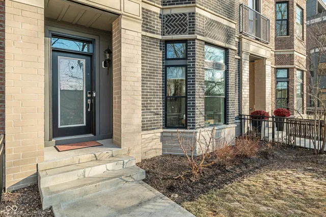 $1,050,000 | 922 Berkhamsted Lane, Carmel, IN 46032