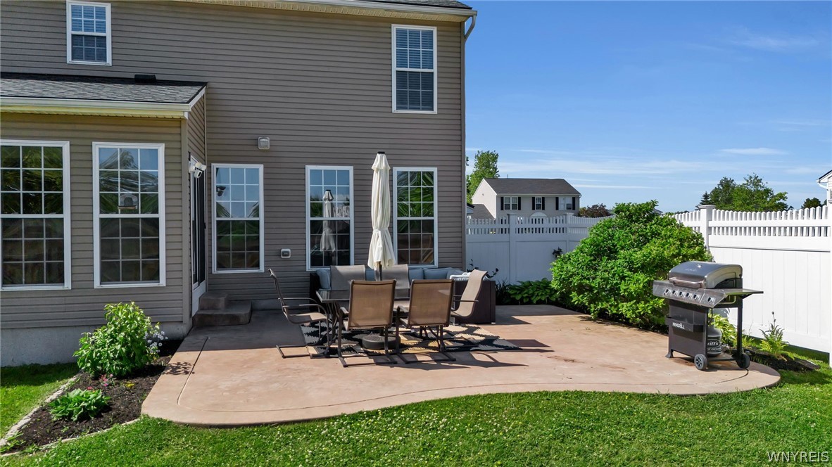 6505 Harvest Ridge Way Lockport, NY 14094 - Photo 3 of 50