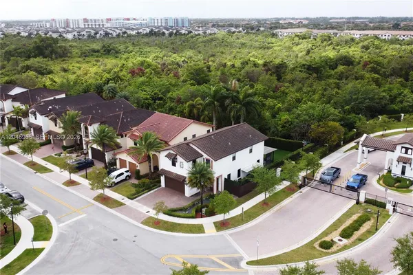 $1,174,000 | 8774 Northwest 103rd Avenue, Doral, FL 33178