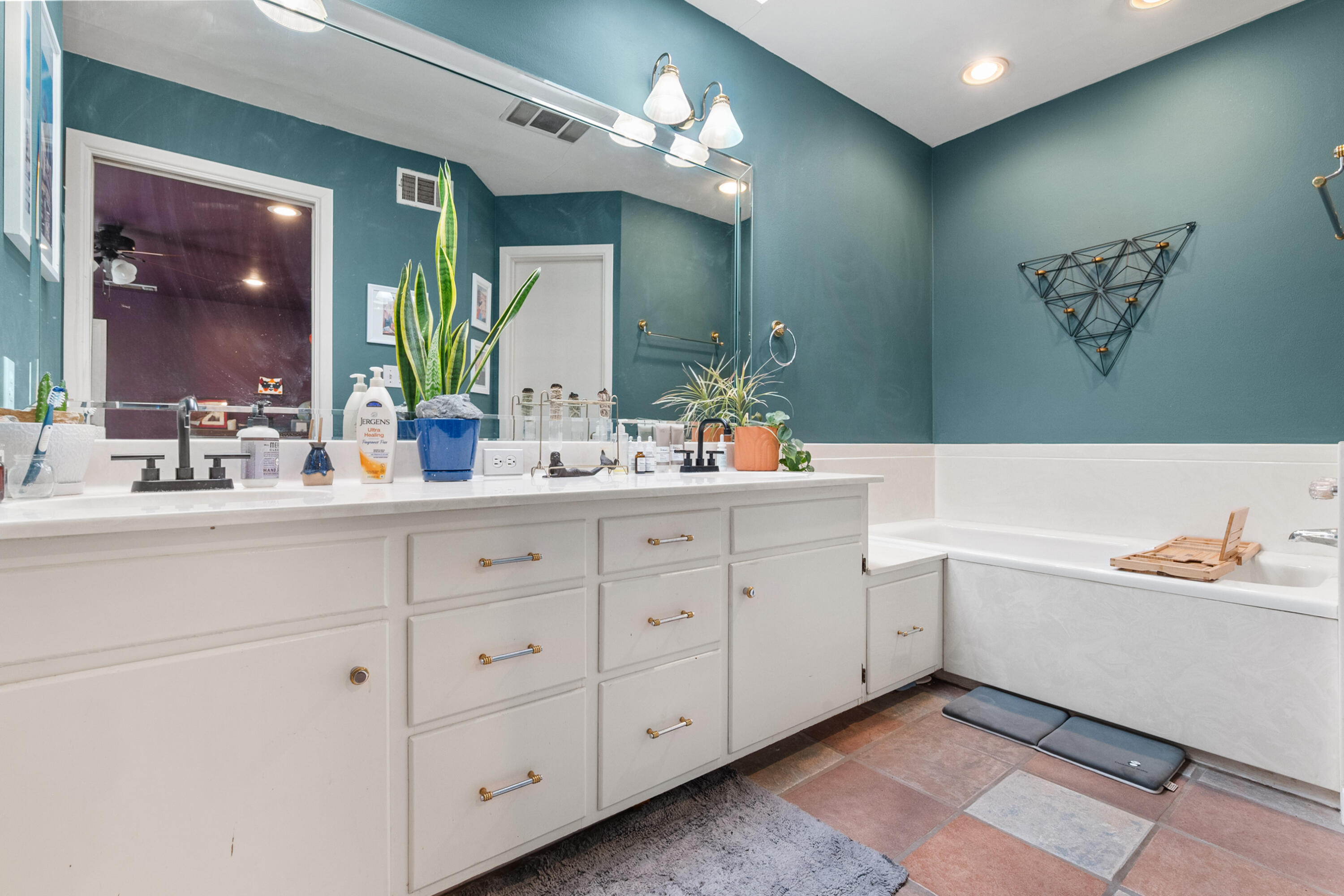 3309 42nd Street Lubbock, TX 79413 - Photo 21 of 31 Master Bathroom