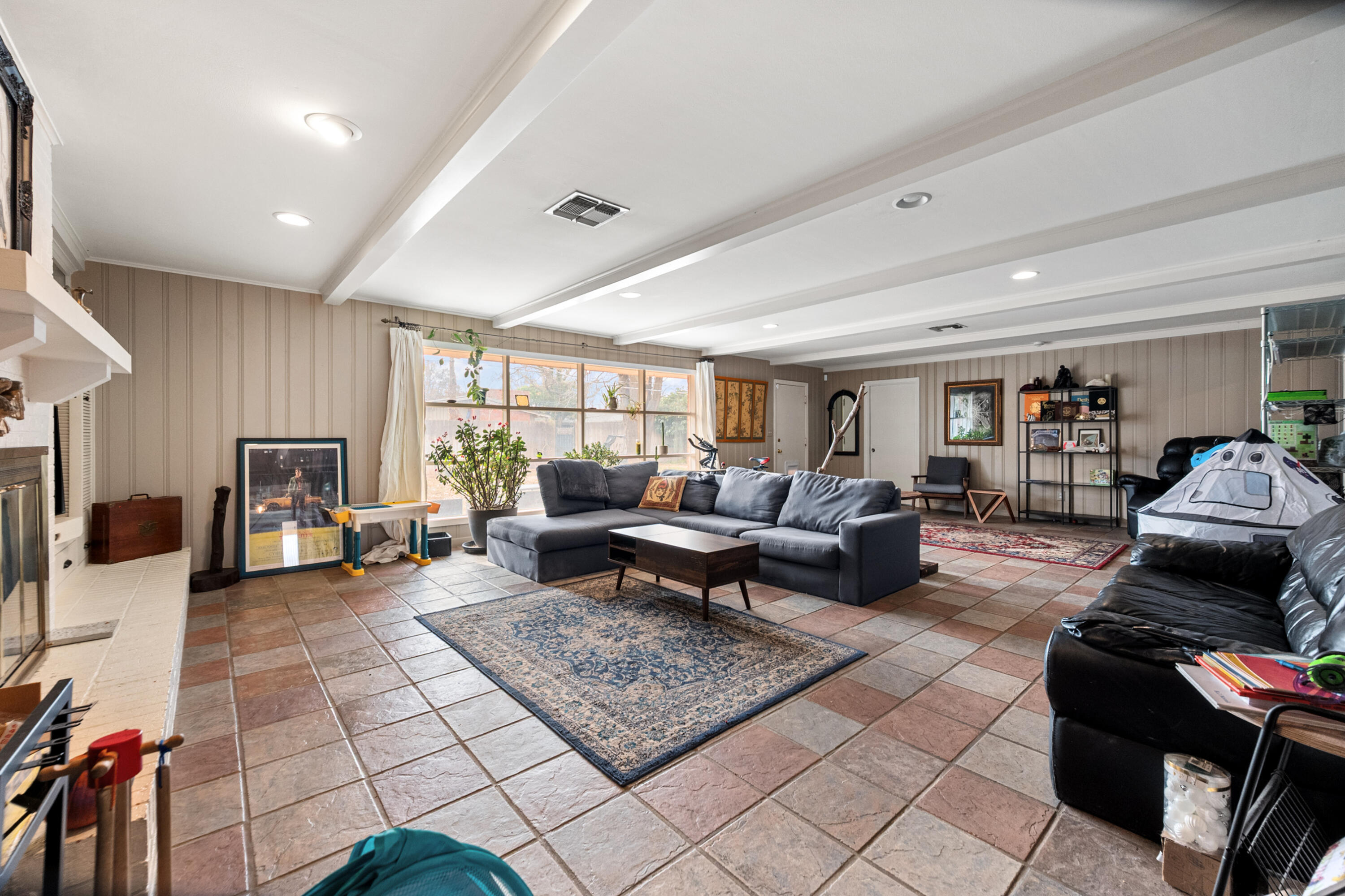 3309 42nd Street Lubbock, TX 79413 - Photo 4 of 31 Living Room
