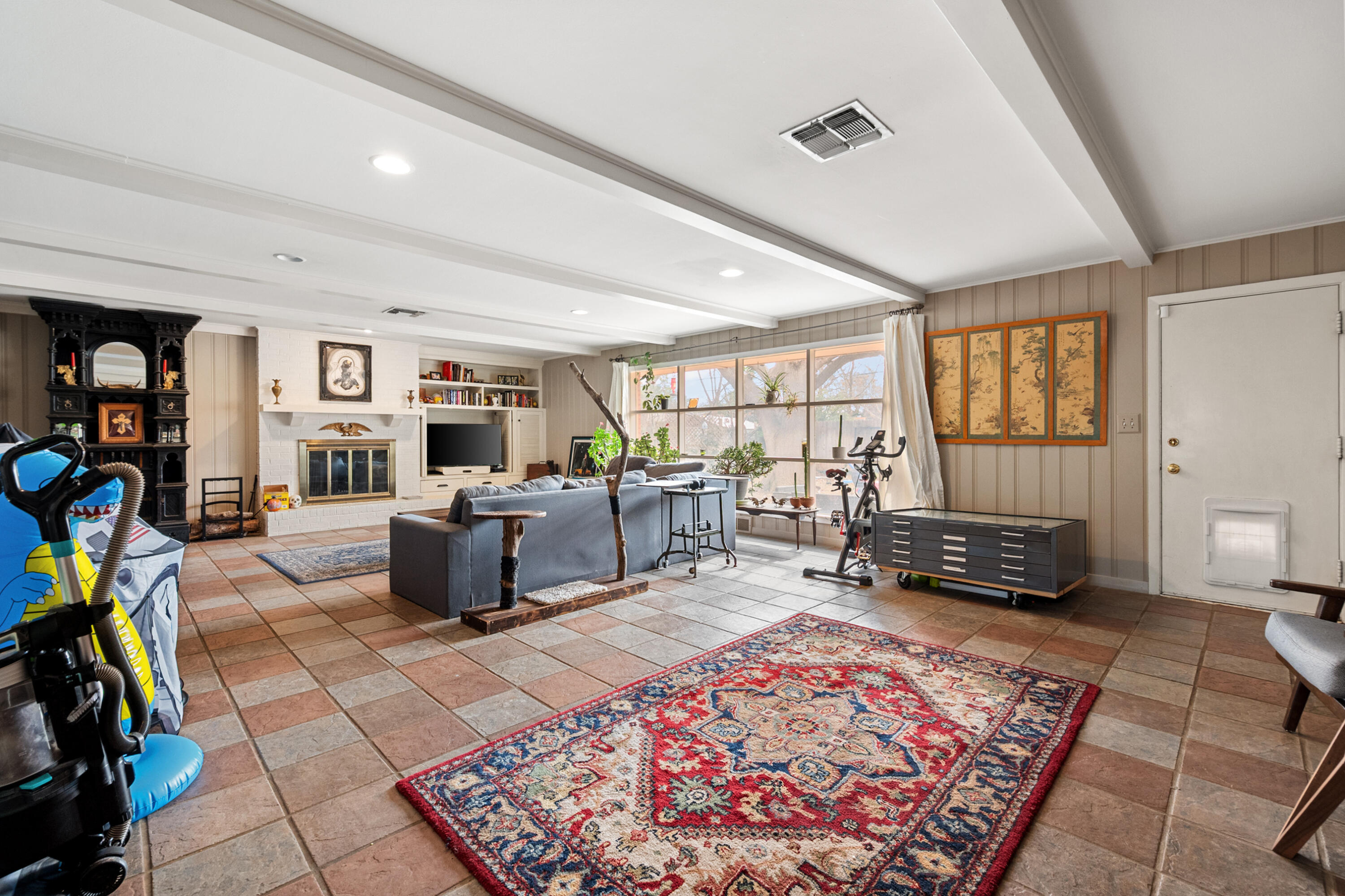 3309 42nd Street Lubbock, TX 79413 - Photo 7 of 31 Living Room