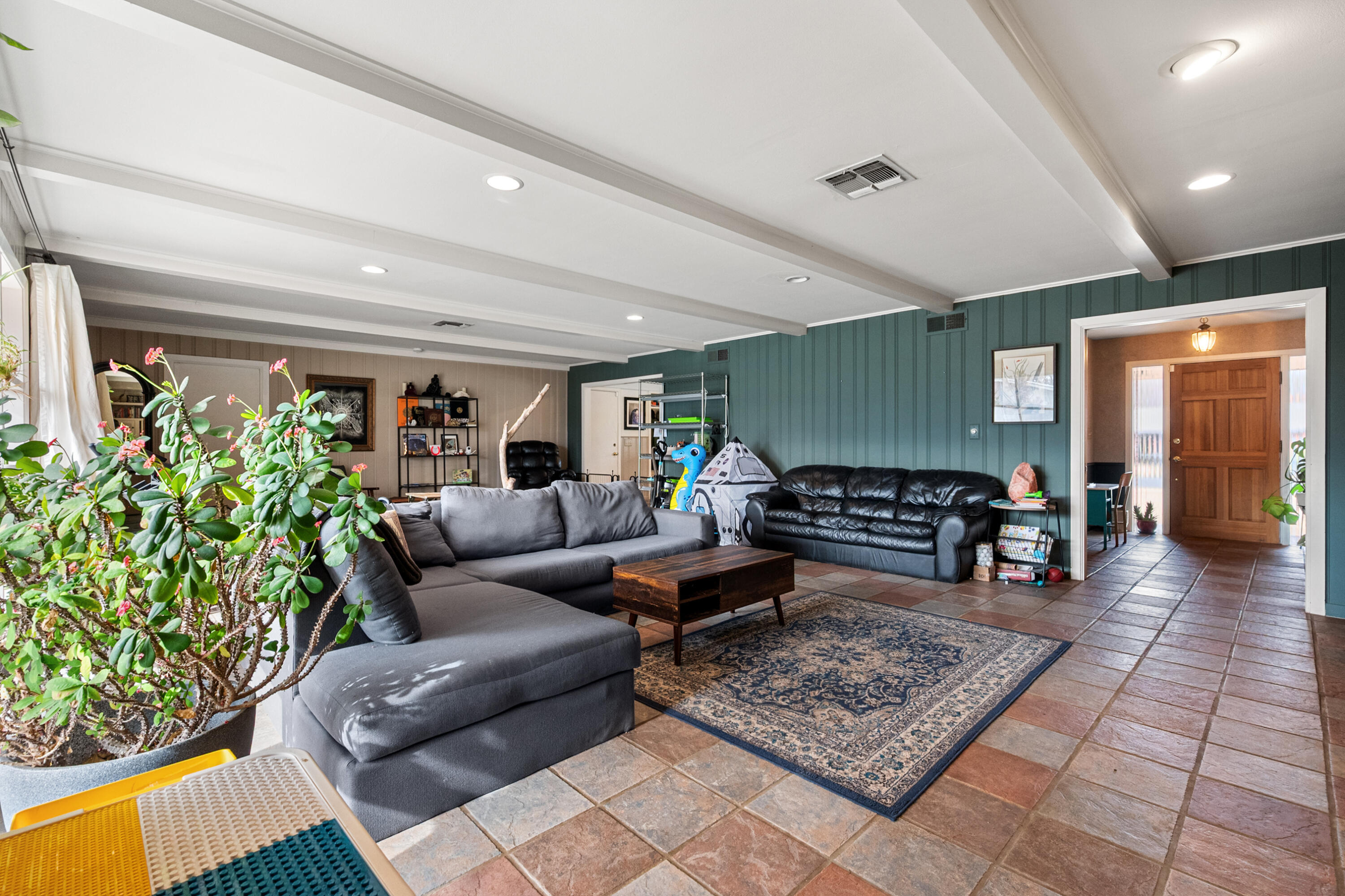 3309 42nd Street Lubbock, TX 79413 - Photo 8 of 31 Living Room