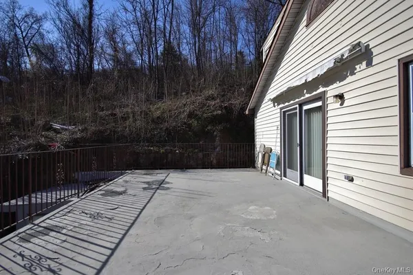 $425,000 | 193 Bucks Hollow Road, Mahopac, NY 10541