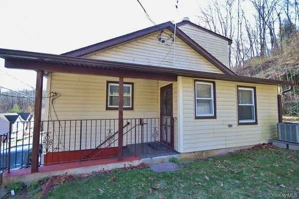 $425,000 | 193 Bucks Hollow Road, Mahopac, NY 10541