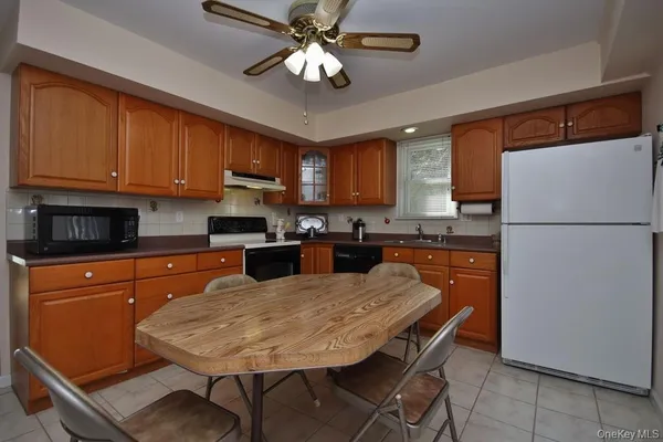 $425,000 | 193 Bucks Hollow Road, Mahopac, NY 10541