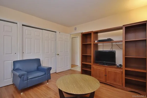 $425,000 | 193 Bucks Hollow Road, Mahopac, NY 10541