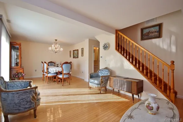 $425,000 | 193 Bucks Hollow Road, Mahopac, NY 10541