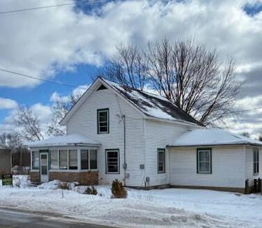 4740 East Main Street Stockbridge, MI 49285 - Photo 2 of 21 right side