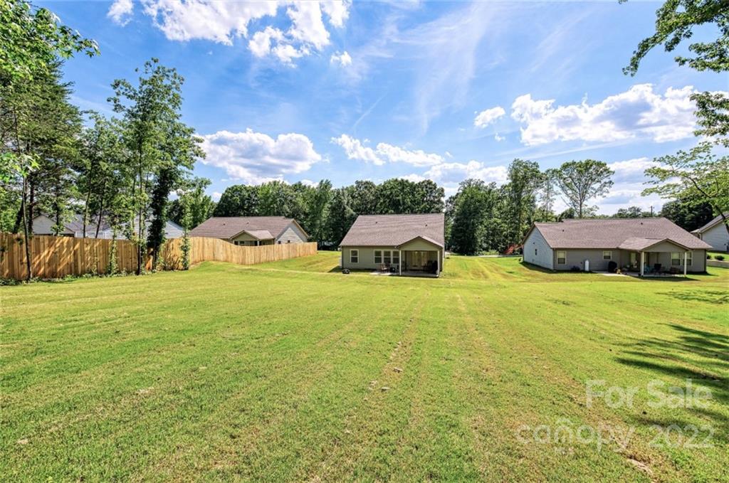 233 Sunward Path Inman, SC 29349 - Photo 48 of 48 a view of a house with pool and a yard