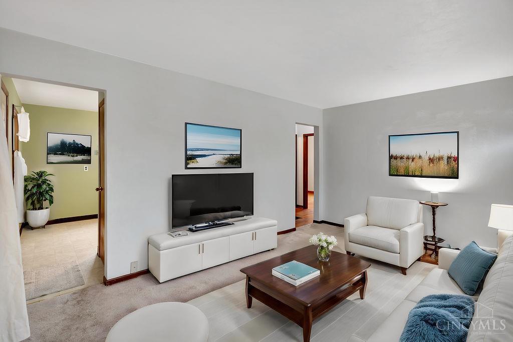 806 Springvale Drive Hamilton, OH 45013 - Photo 2 of 21 Gallery Image 2