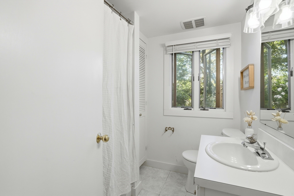 32 Wadsworth Road Duxbury, MA 02332 - Photo 23 of 38