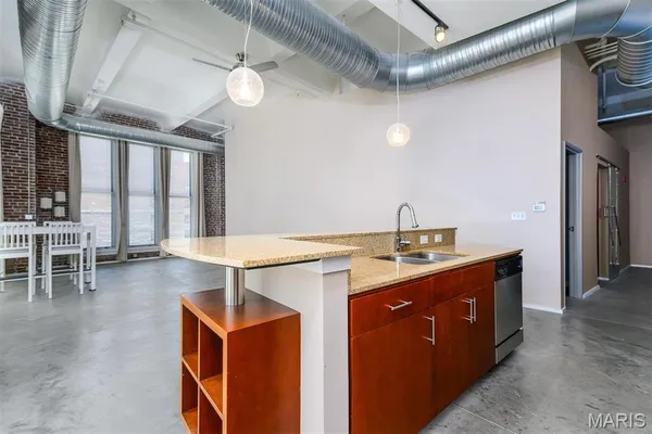 $1,500 | 1136 Washington Avenue, Unit 407, St. Louis, MO 63101