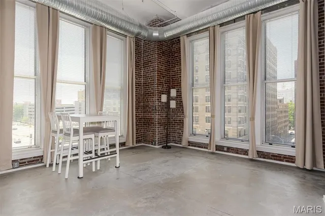 $1,600 | 1136 Washington Avenue, Unit 407, St. Louis, MO 63101