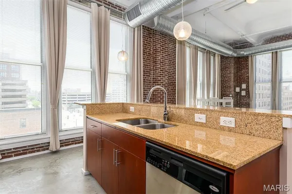 $1,500 | 1136 Washington Avenue, Unit 407, St. Louis, MO 63101