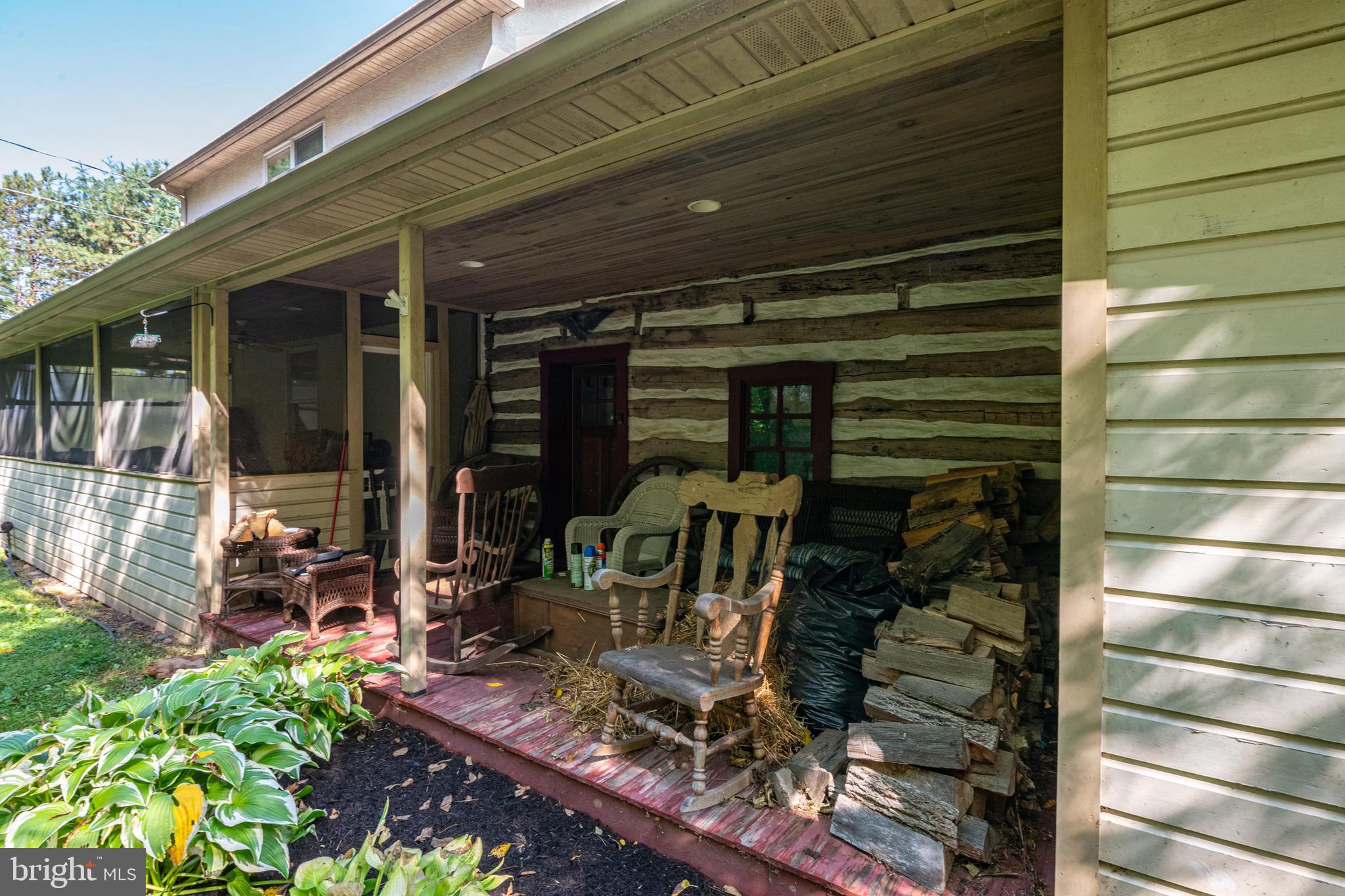 700 Fabers Road Reading, PA 19606 - Photo 4 of 33 a room with lots of potted plants