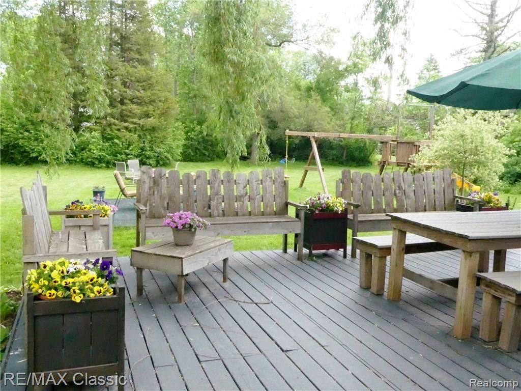 18510 Ridge Road Northville, MI 48168 - Photo 8 of 55