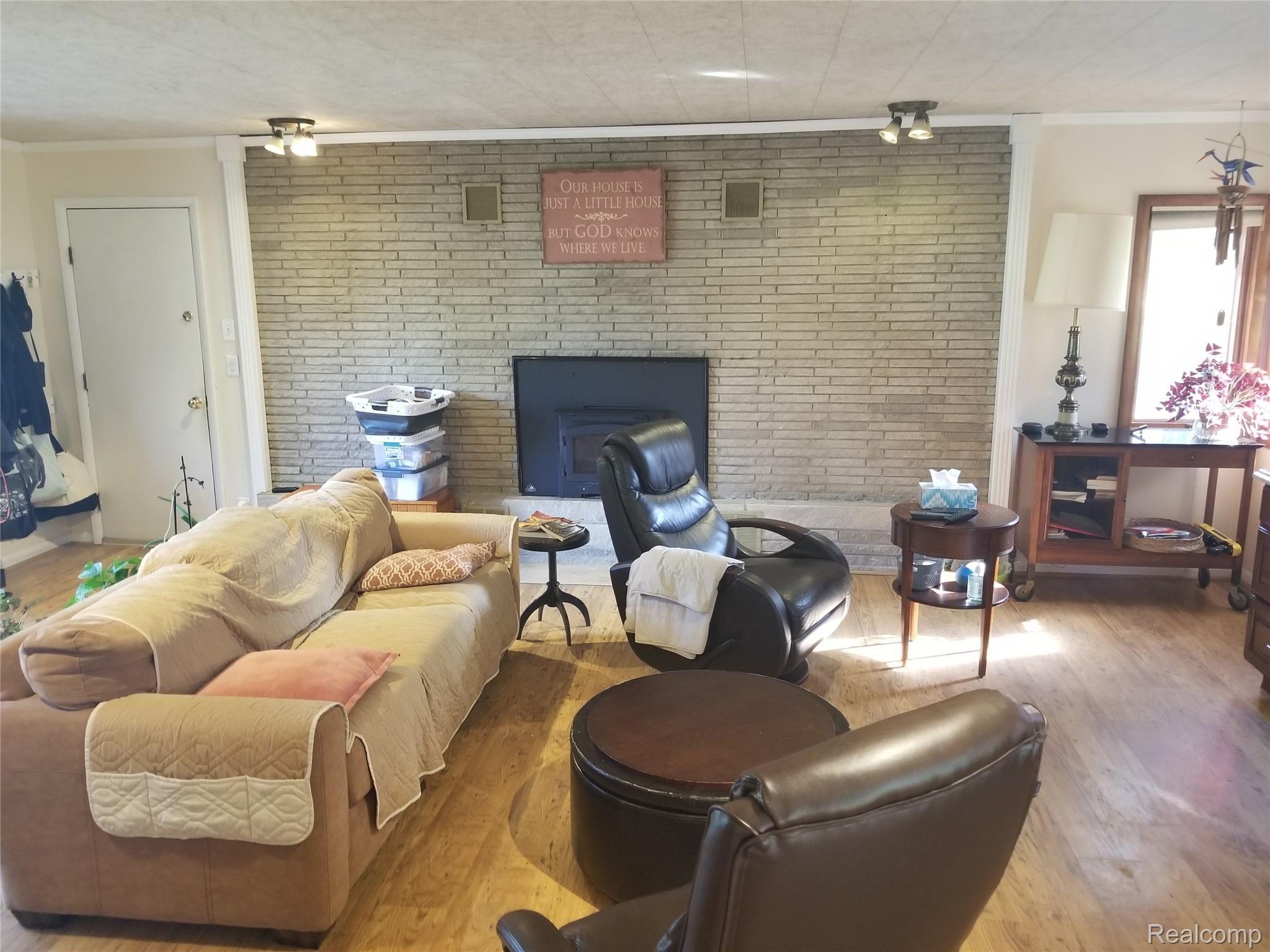 1708 Pedersen Road Walled Lake, MI 48390 - Photo 5 of 21 20200826_172123.jpg