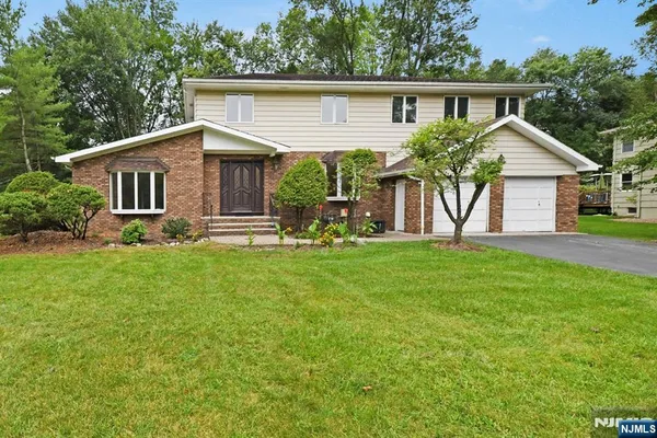 $5,800 | 22 Gloria Drive, Allendale, NJ 07401
