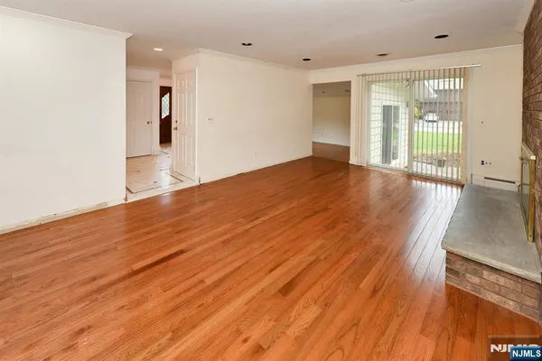 $5,800 | 22 Gloria Drive, Allendale, NJ 07401