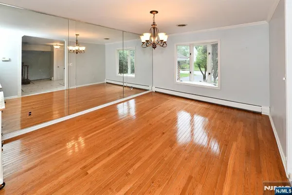 $5,800 | 22 Gloria Drive, Allendale, NJ 07401