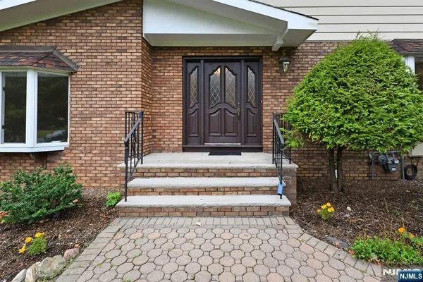 $5,800 | 22 Gloria Drive, Allendale, NJ 07401