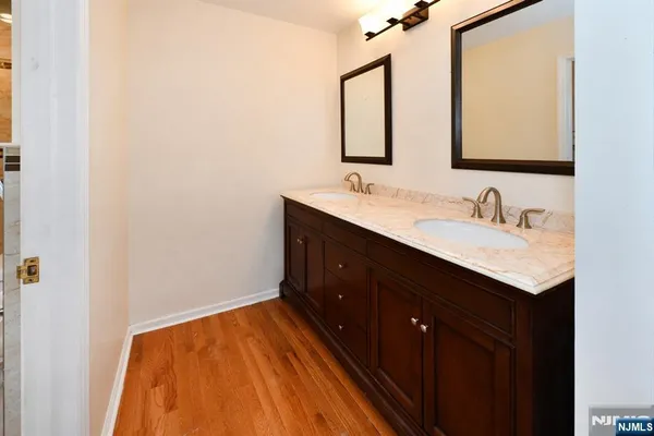 $5,800 | 22 Gloria Drive, Allendale, NJ 07401