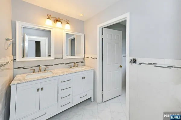 $5,800 | 22 Gloria Drive, Allendale, NJ 07401