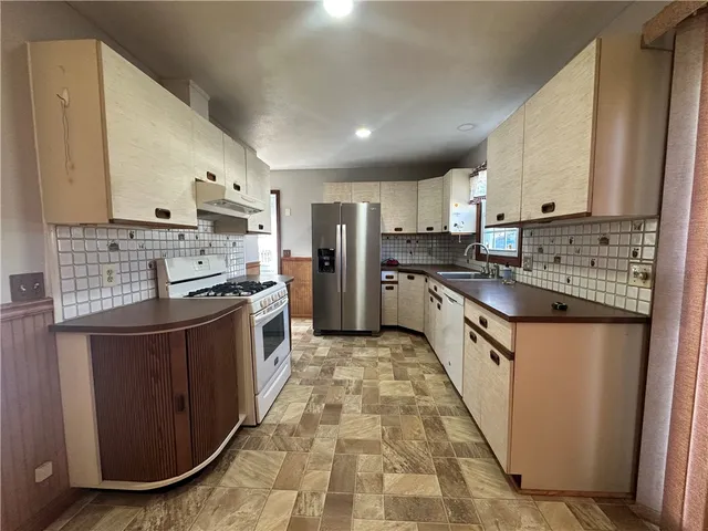 $2,750 | 65 Ingalls Street, Warwick, RI 02889