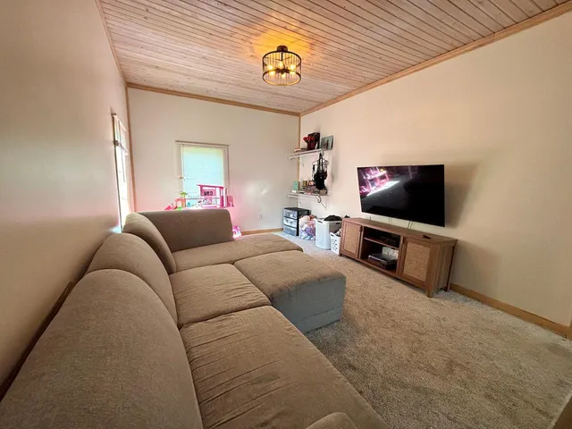 $118,000 | 110 Crocker Avenue South, Thief River Falls, MN 56701