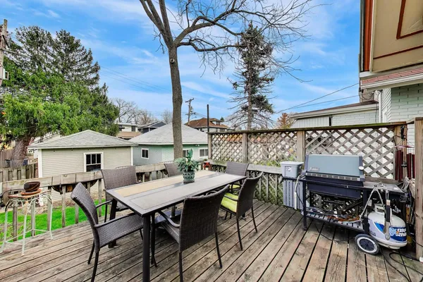 $435,000 | 512 South Grove Avenue, Oak Park, IL 60304