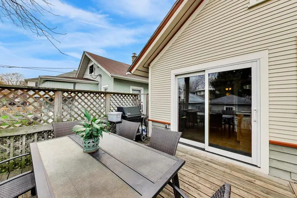 $435,000 | 512 South Grove Avenue, Oak Park, IL 60304