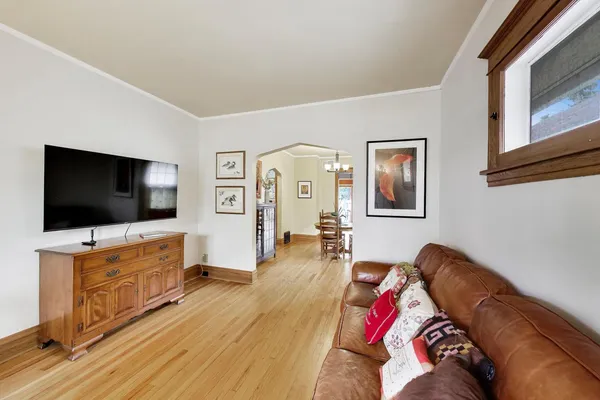 $435,000 | 512 South Grove Avenue, Oak Park, IL 60304