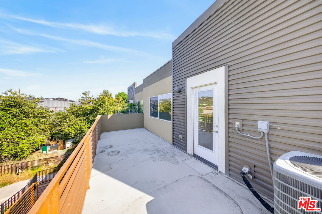 2980 Ripple Place, Unit 206 Los Angeles, CA 90039 - Photo 29 of 46