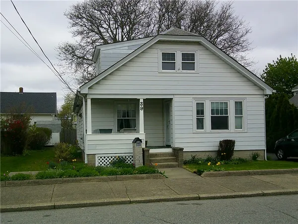 $424,900 | 39 Benjamin Street, Pawtucket, RI 02861