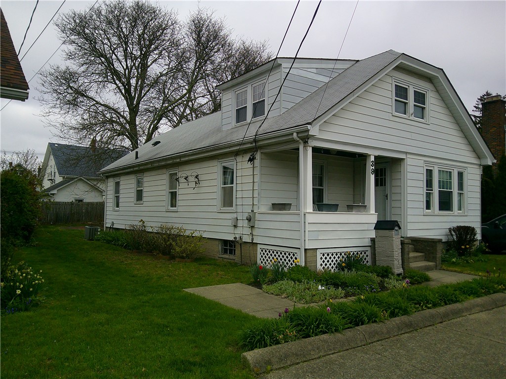39 Benjamin Street Pawtucket, RI 02861 - Photo 2 of 3