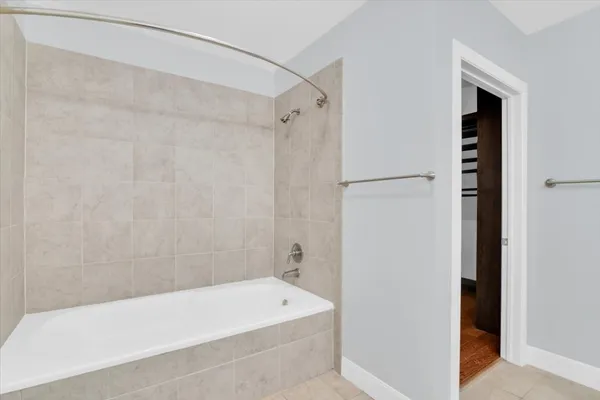 $1,985 | 300 St Joseph Parkway, Unit 309, Houston, TX 77002