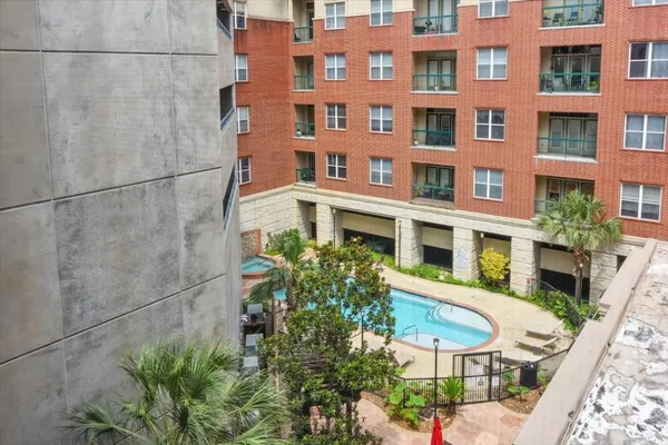 $1,985 | 300 St Joseph Parkway, Unit 309, Houston, TX 77002