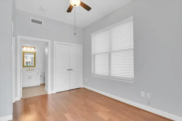 $1,985 | 300 St Joseph Parkway, Unit 309, Houston, TX 77002