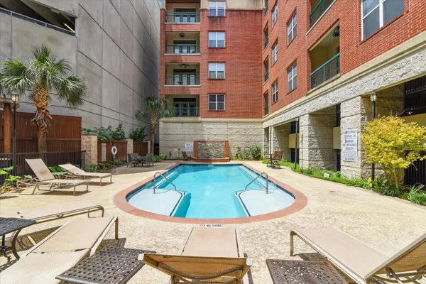 $1,985 | 300 St Joseph Parkway, Unit 309, Houston, TX 77002