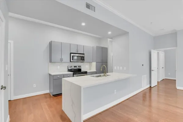 $1,985 | 300 St Joseph Parkway, Unit 309, Houston, TX 77002