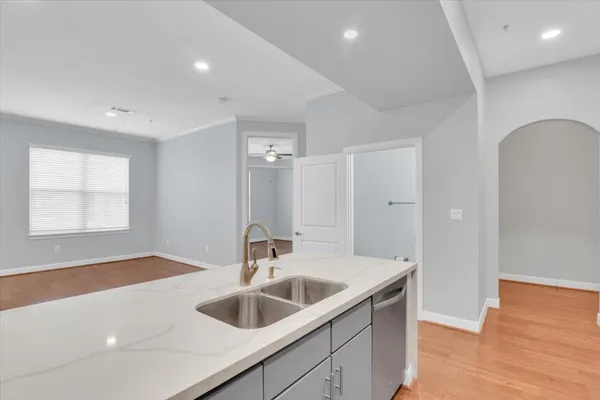 $1,985 | 300 St Joseph Parkway, Unit 309, Houston, TX 77002