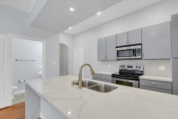 $1,985 | 300 St Joseph Parkway, Unit 309, Houston, TX 77002