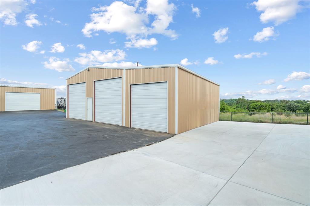 4320 Farm To Market 920 Weatherford, TX 76088 - Photo 19 of 39 a view of backyard of house